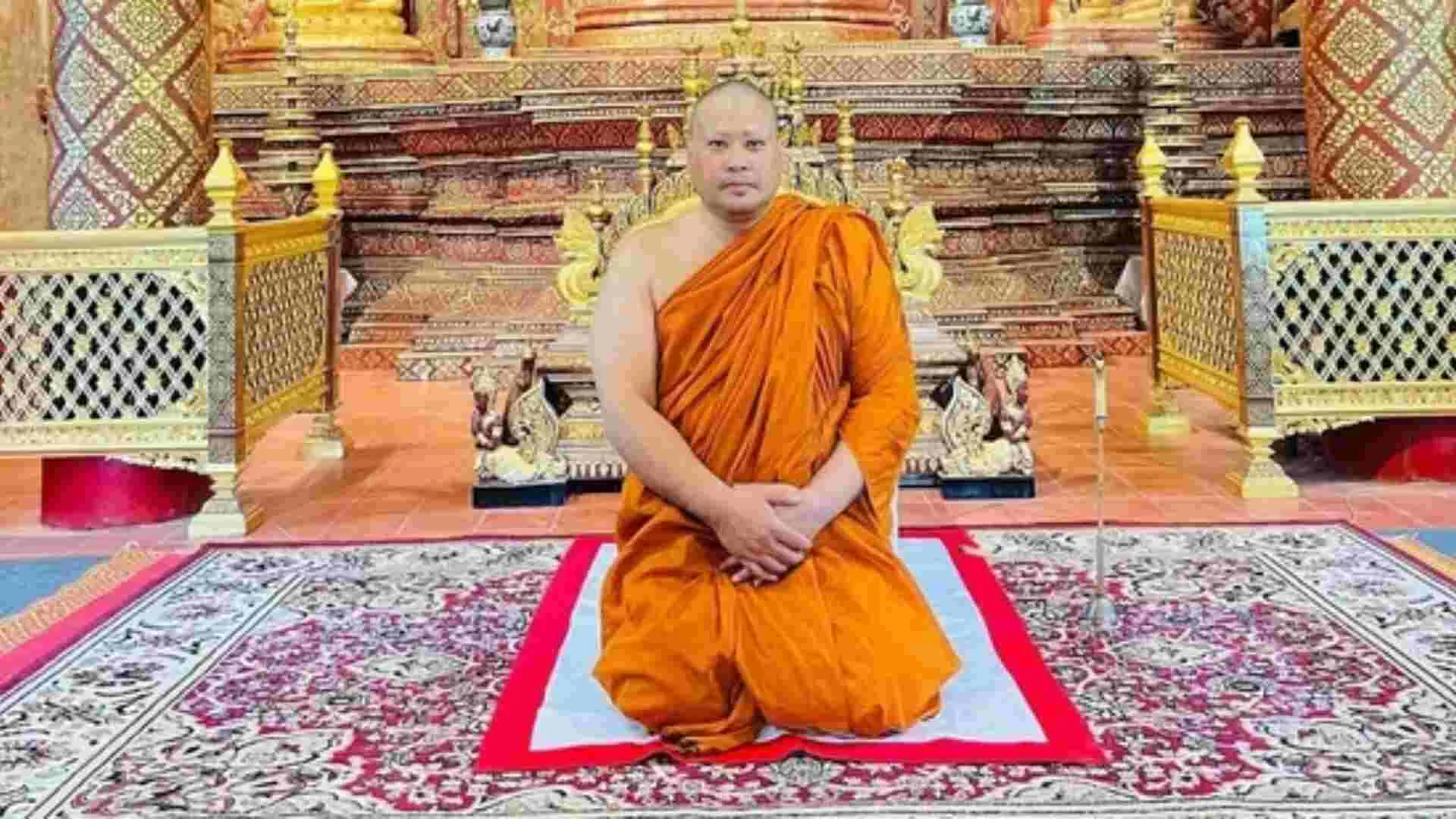 Thailand King’s Estranged Son Becomes Monk, Stirring Succession Buzz