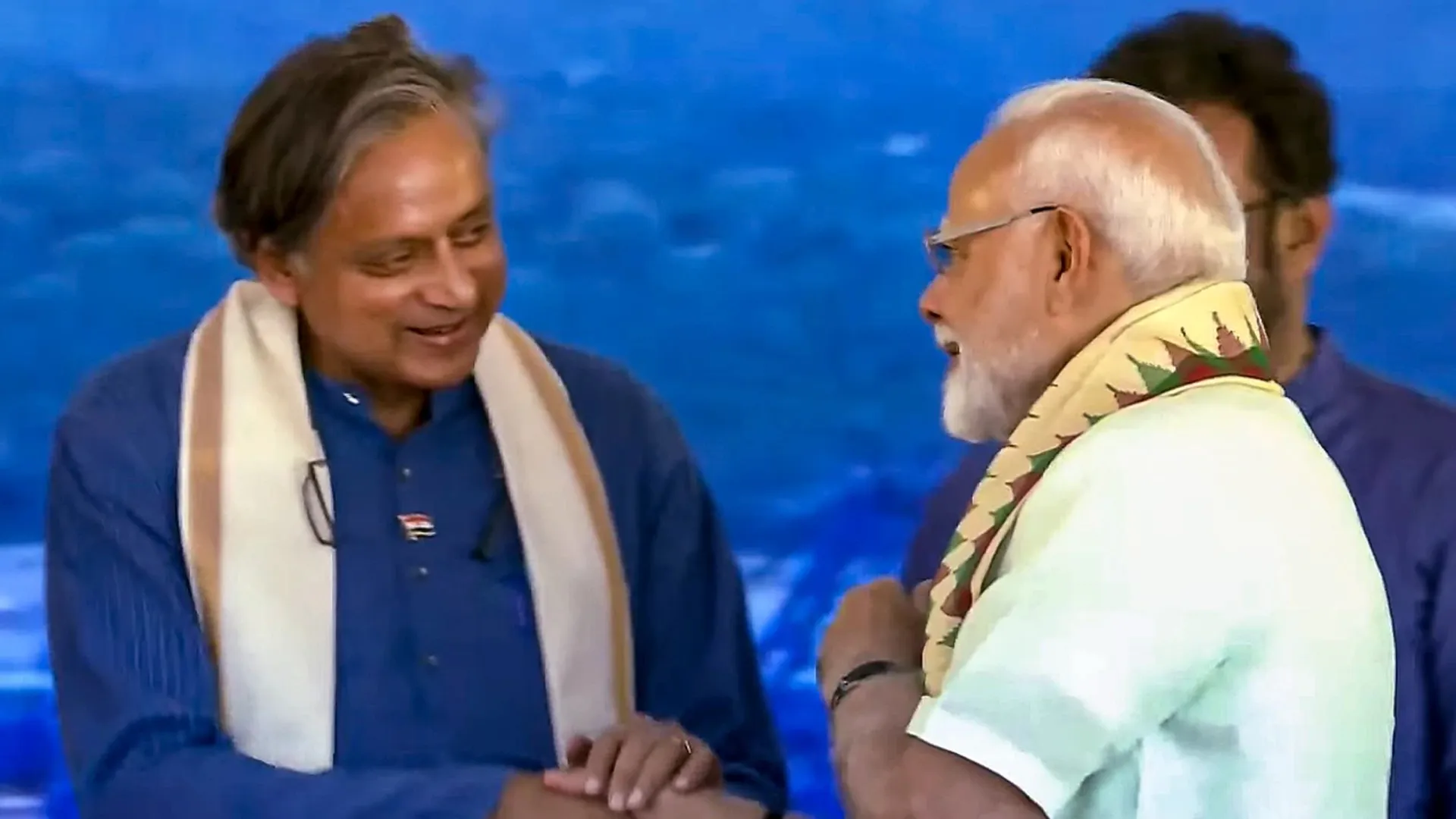 “Development Above Politics”: Shashi Tharoor Speaks on Vizhinjam Event with PM Modi