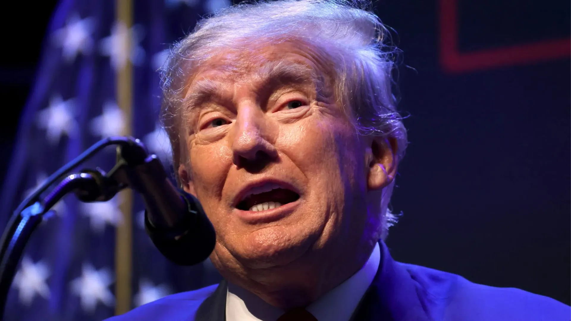 Trump Showers Musk with Praise on His Final Day as DOGE Head