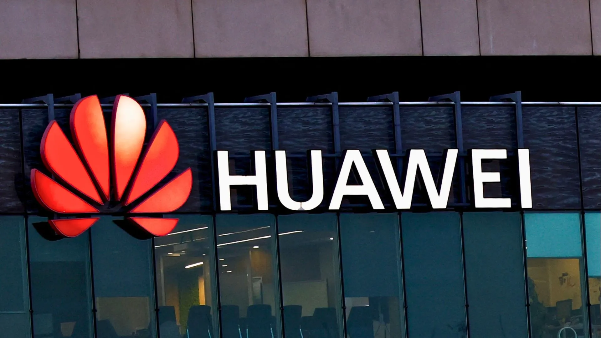 US Turns Up Heat on China: Huawei AI Chip Use Now Globally Restricted