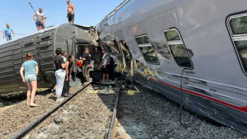 7 Killed, 30 Injured After Train Derails in Russia’s Bryansk Region