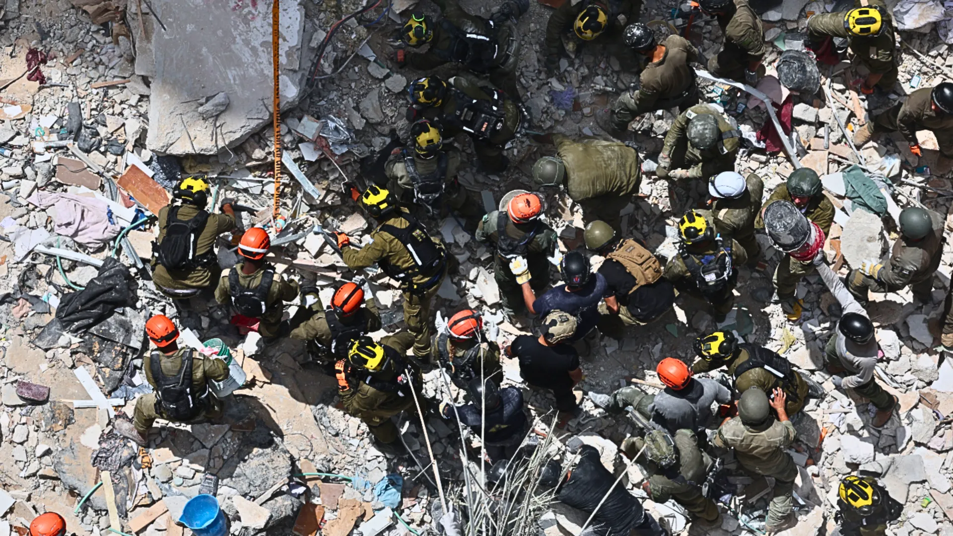 At Least 10 Dead in Israel, 128 in Iran as Cross-Border Strikes Escalate