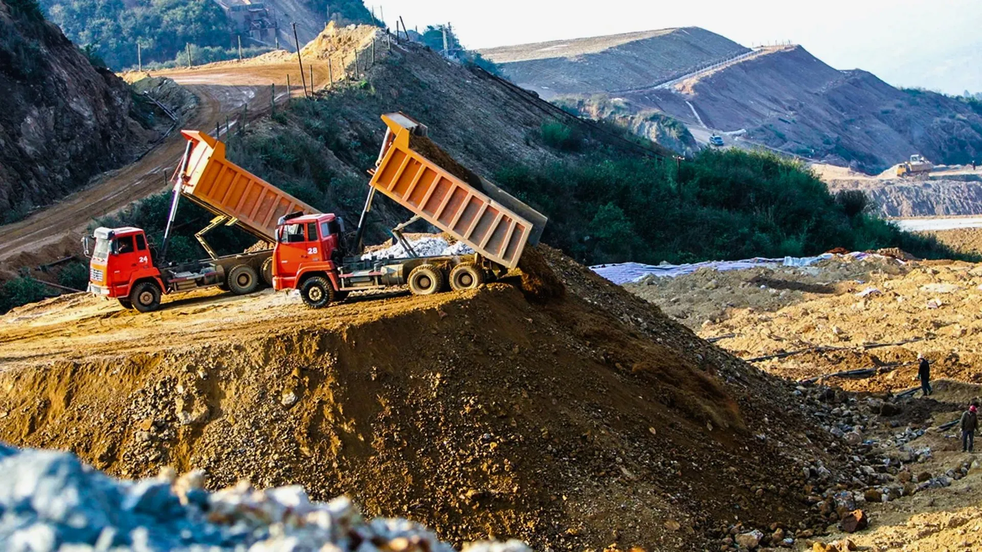 China Sparks Global Alarm by Halting Mineral Exports