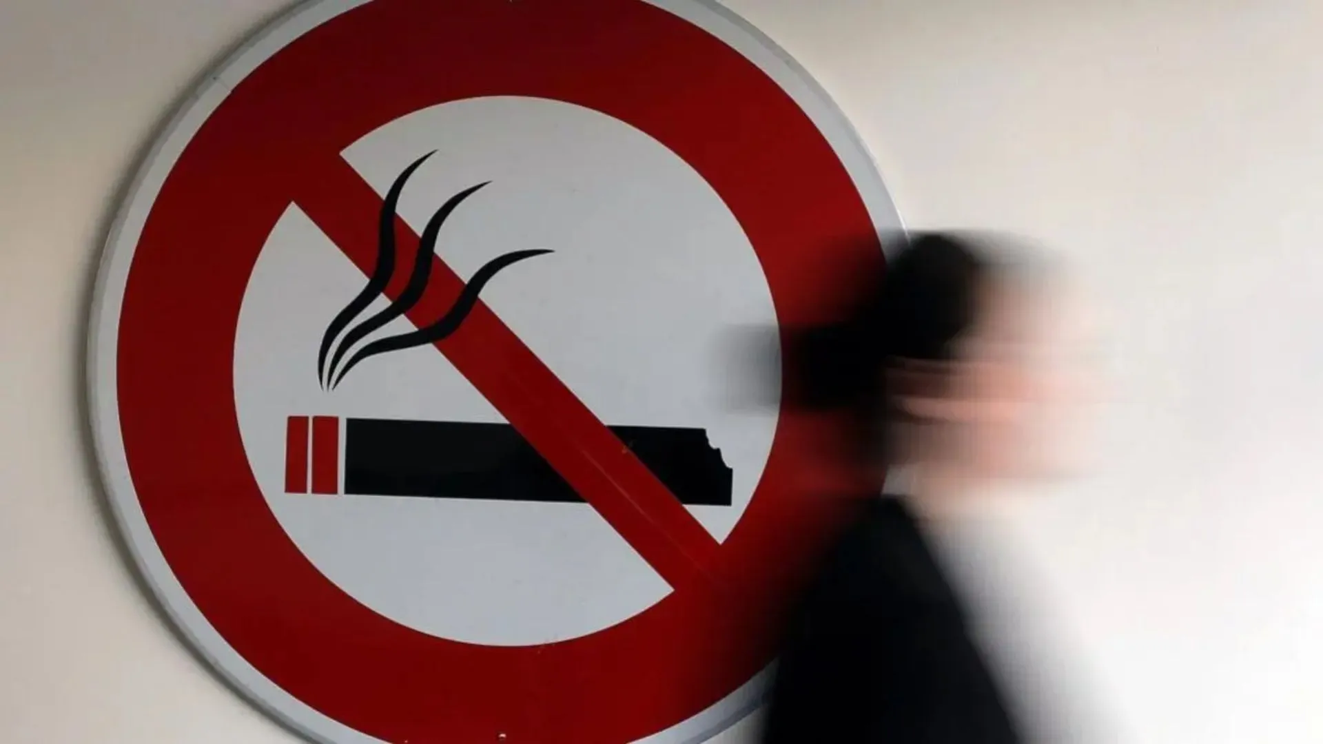 France Bans Smoking in Public; Offenders Face Rs. 13,000 Fine