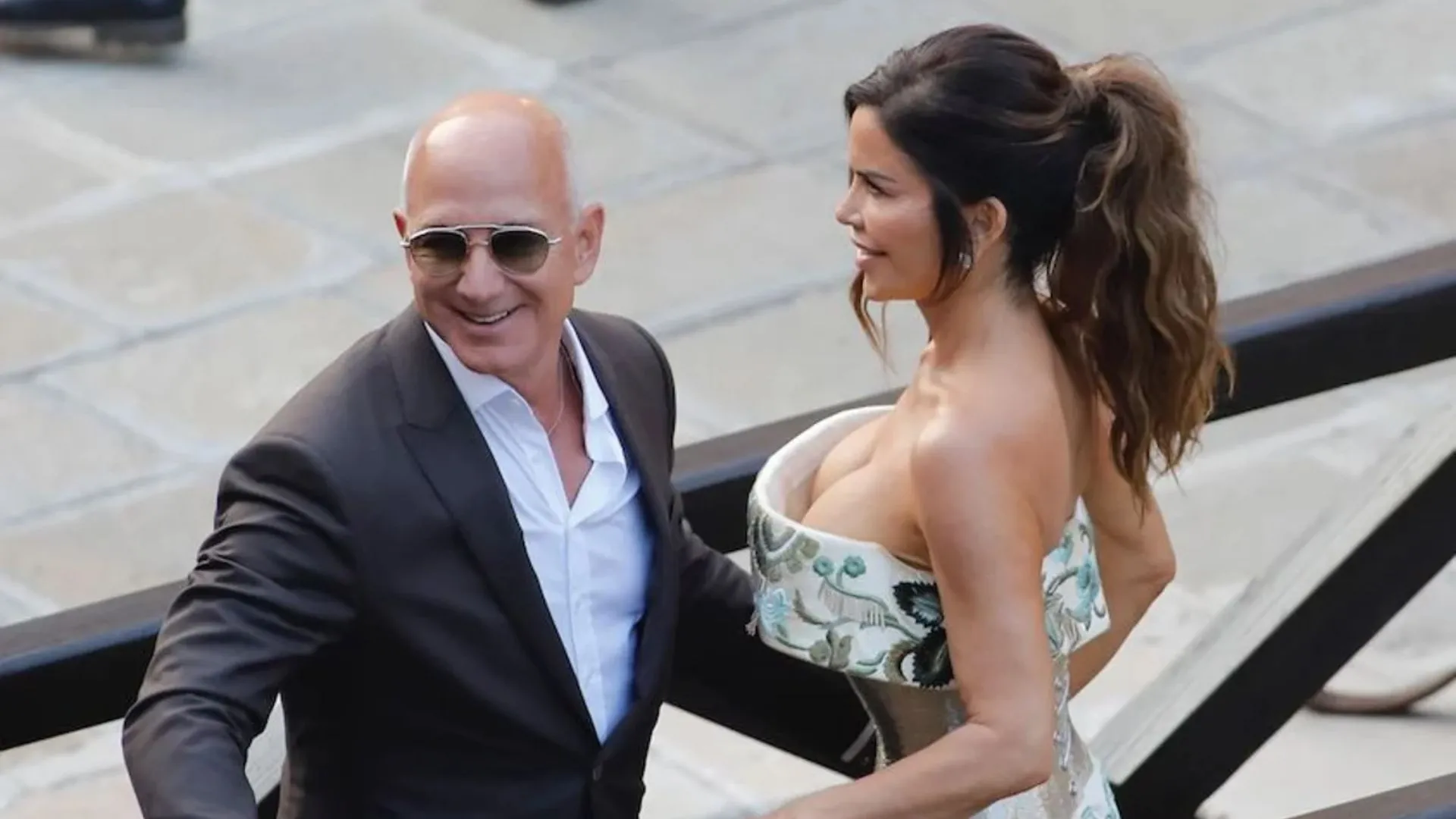 Lauren Sanchez Takes Bezos Name on Instagram After Wedding