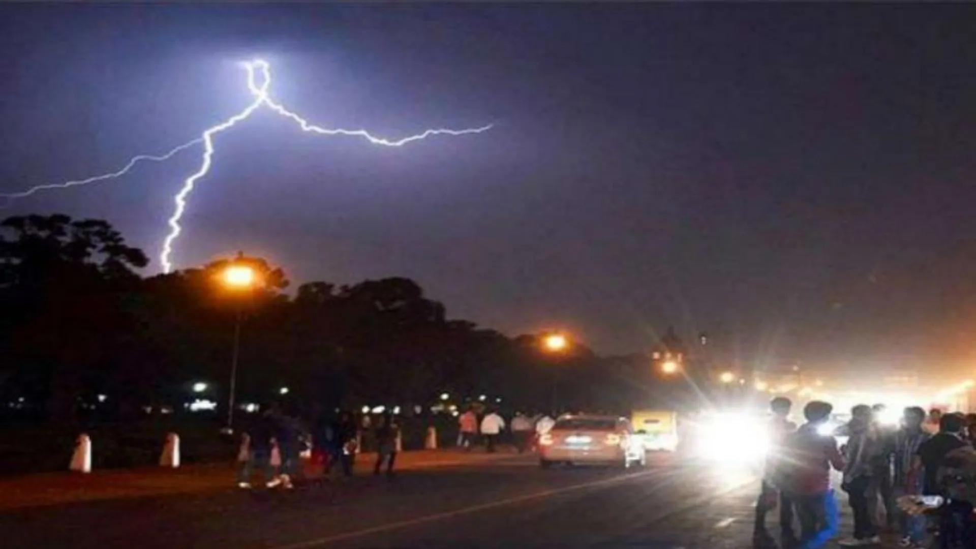 Lightning Strikes Kill 25 in Uttar Pradesh; CM Orders Relief Measures