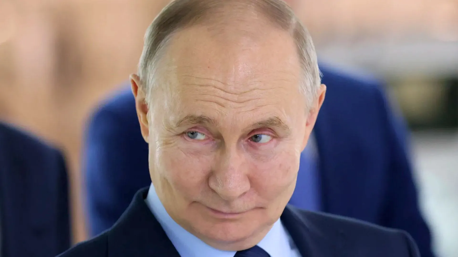 Putin Plays Both Sides Between Tehran and Trump as Airstrikes Escalate