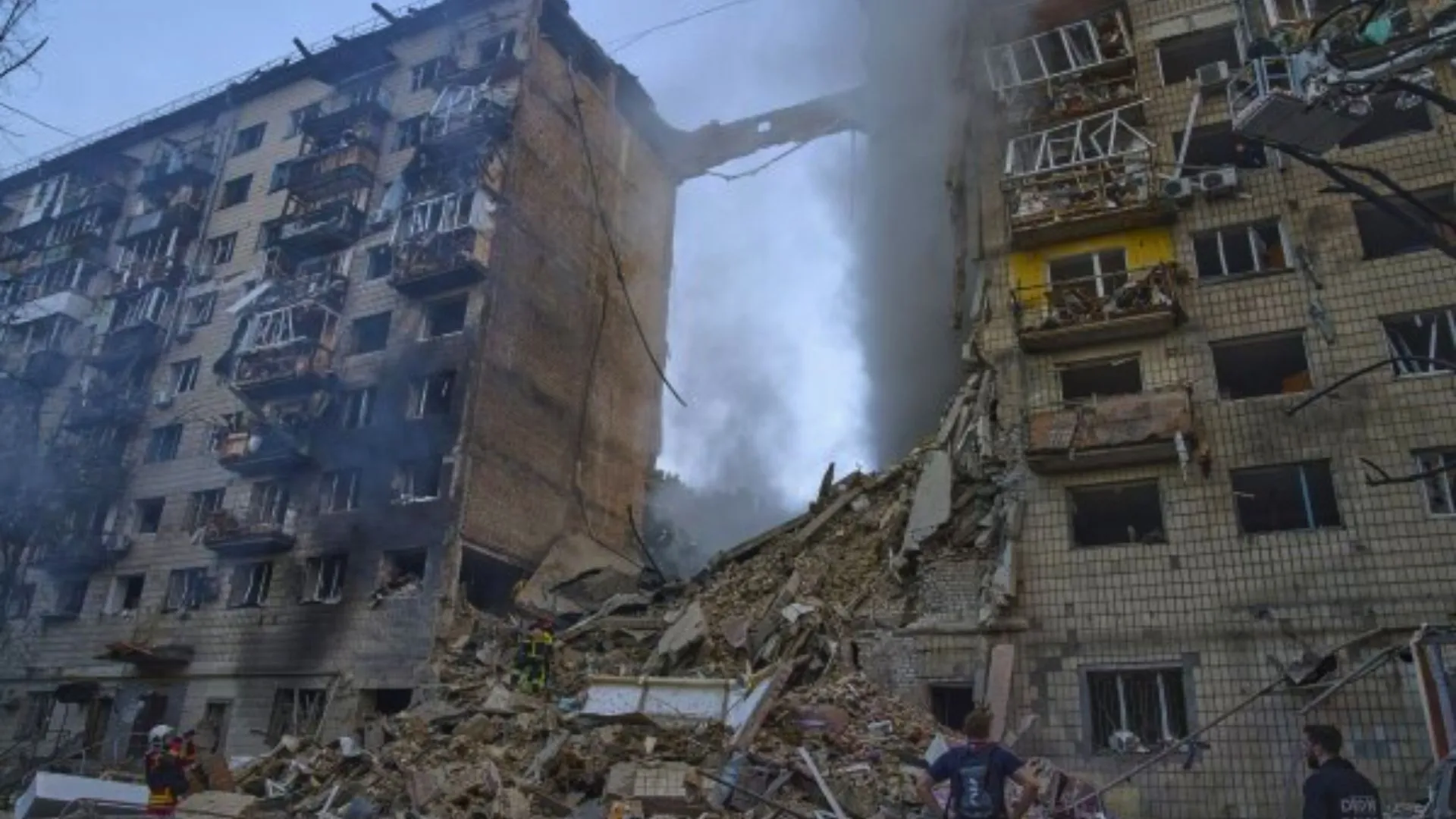 Russian Missile and Drone Strike in Kyiv Kills 15, Injures Dozens