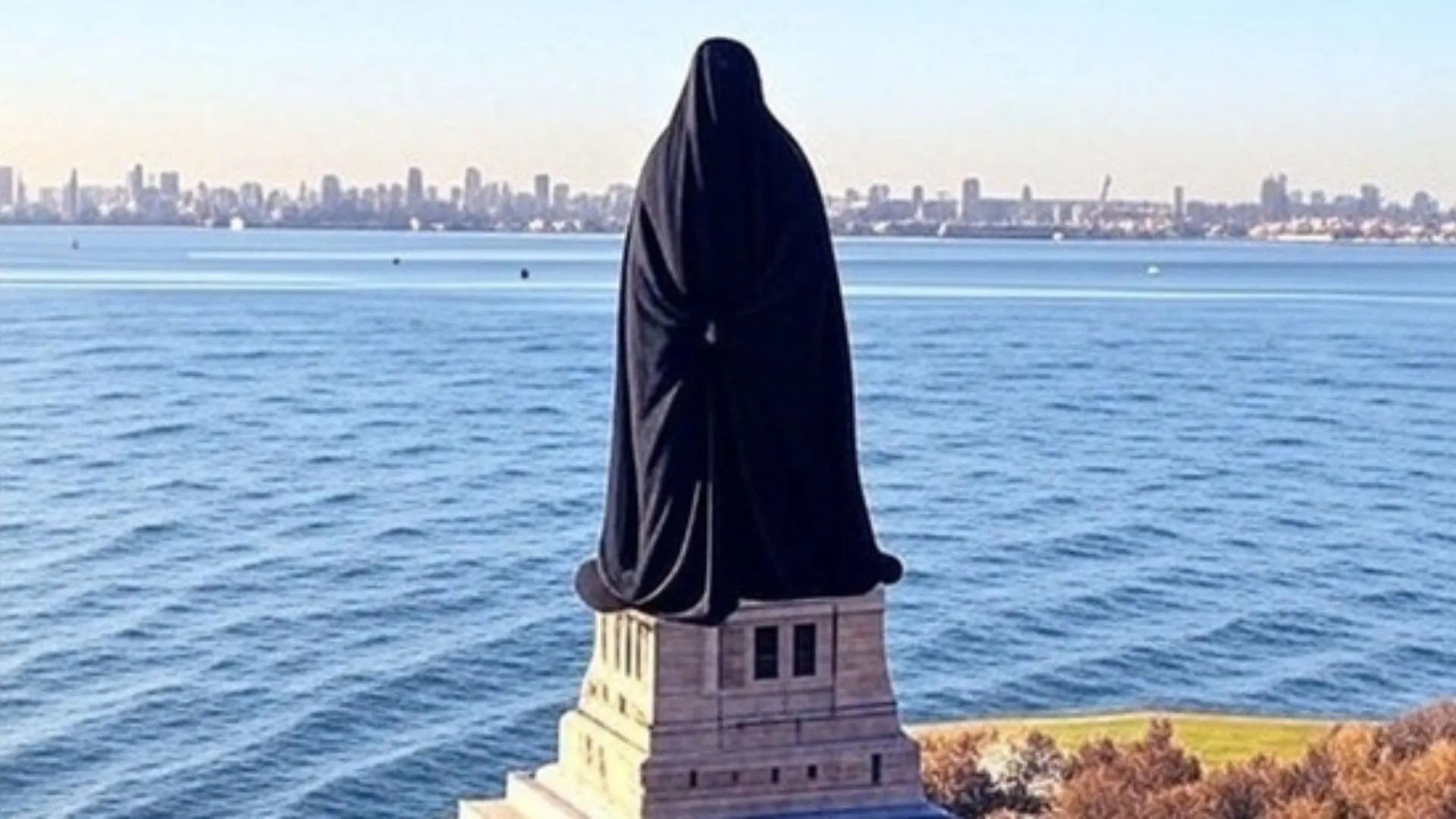 Statue of Liberty Wears Burqa in MAGA Post | WATCH