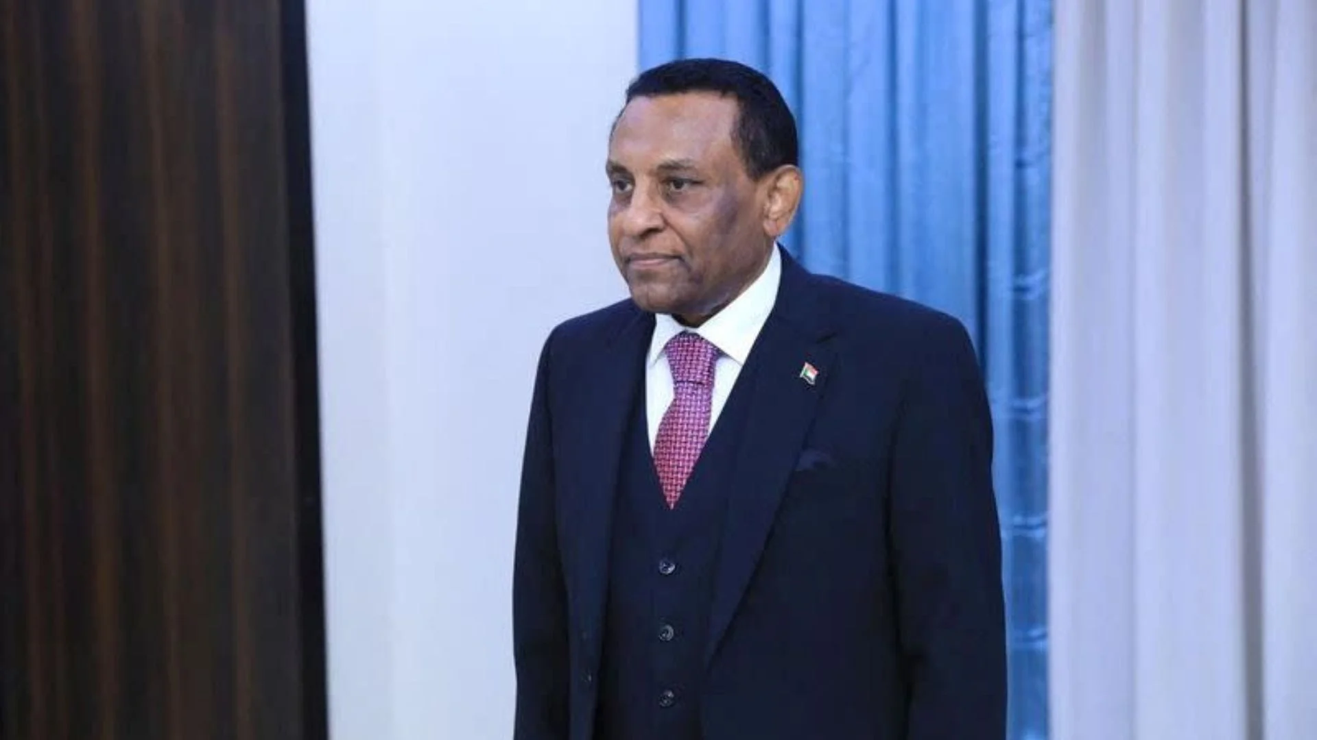 Sudan’s New PM Shakes Up Power, Dissolves Caretaker Government Amid Drone Strikes