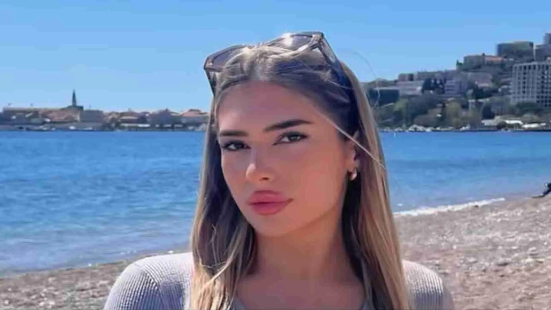 Teen Unbuckles Parasailing Harness In Panic, Falls 160 Feet To Her Death