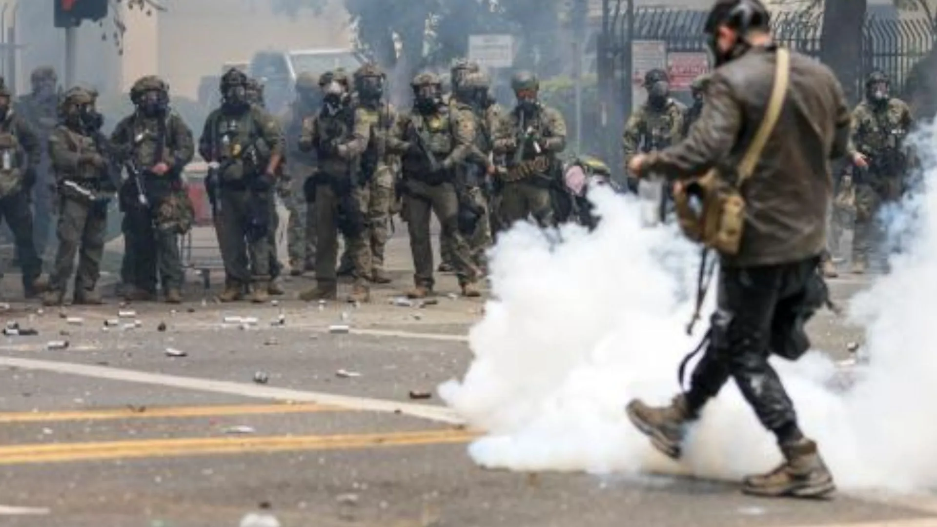 Trump Sends 2000 National Guards to LA Amid Migrant Raid Protests