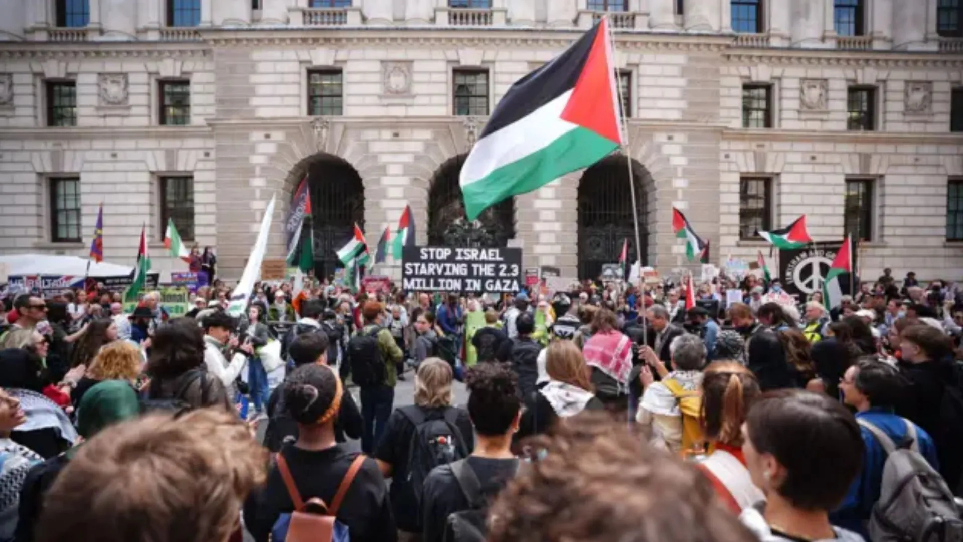 UK Government to Civil Servants: Resign Over Gaza Policy if Disagree