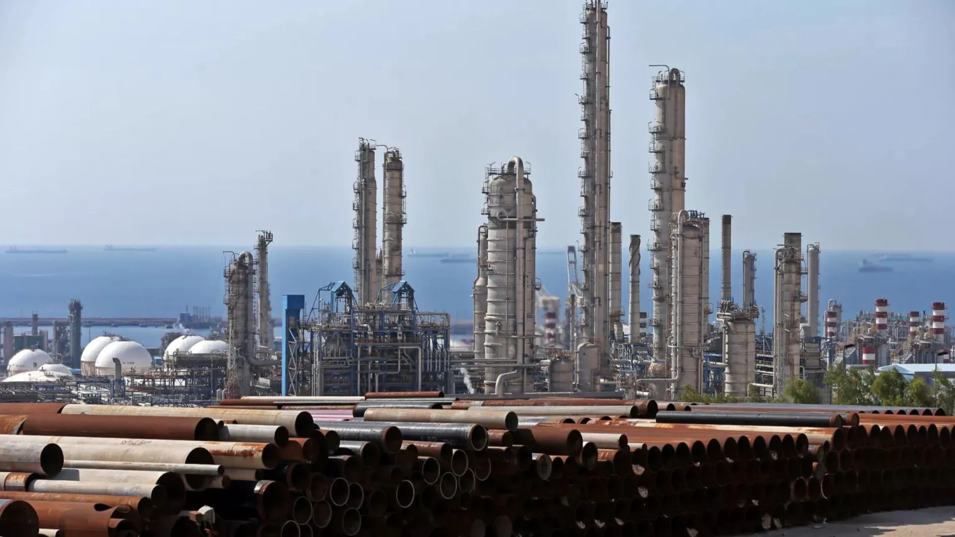 Why Iran’s Hormuz Closure Threat Has Global Markets Rattled