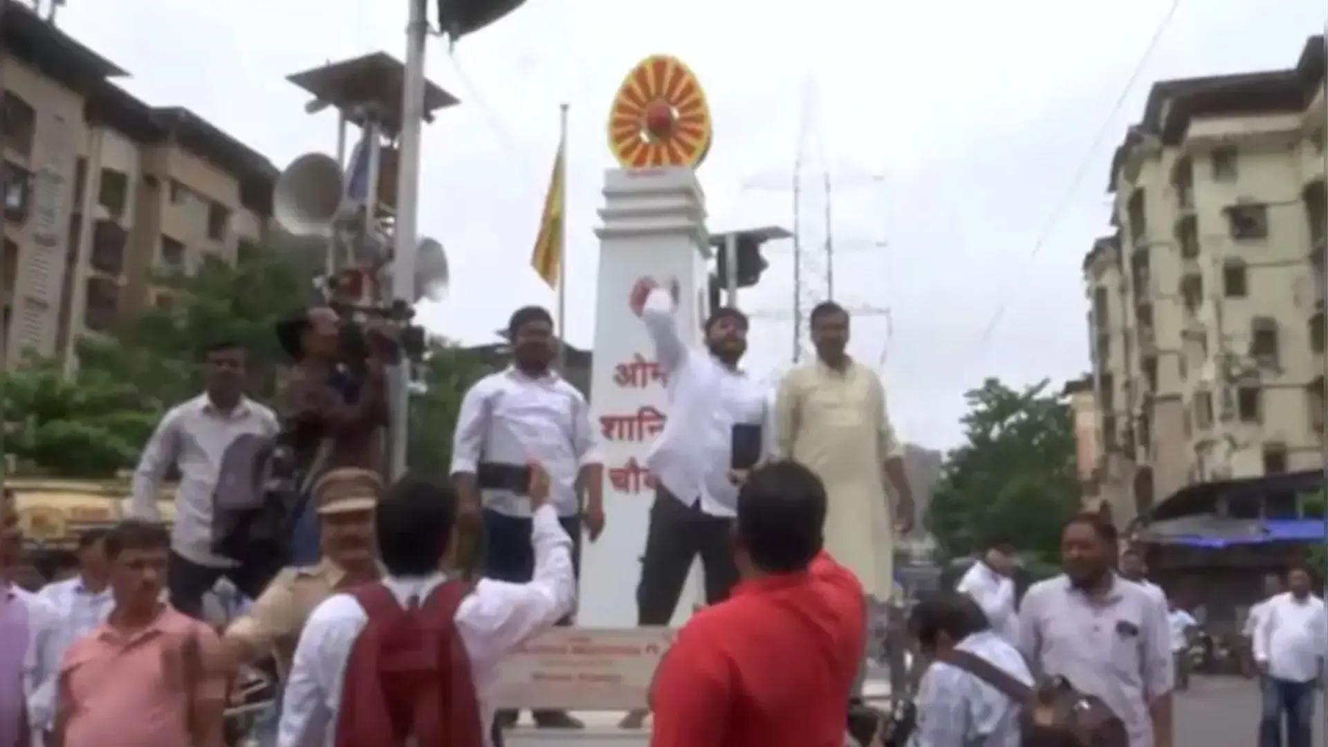 MNS Protest Over ‘Slapgate’ Turns Chaotic in Mira Road, Dozens Detained