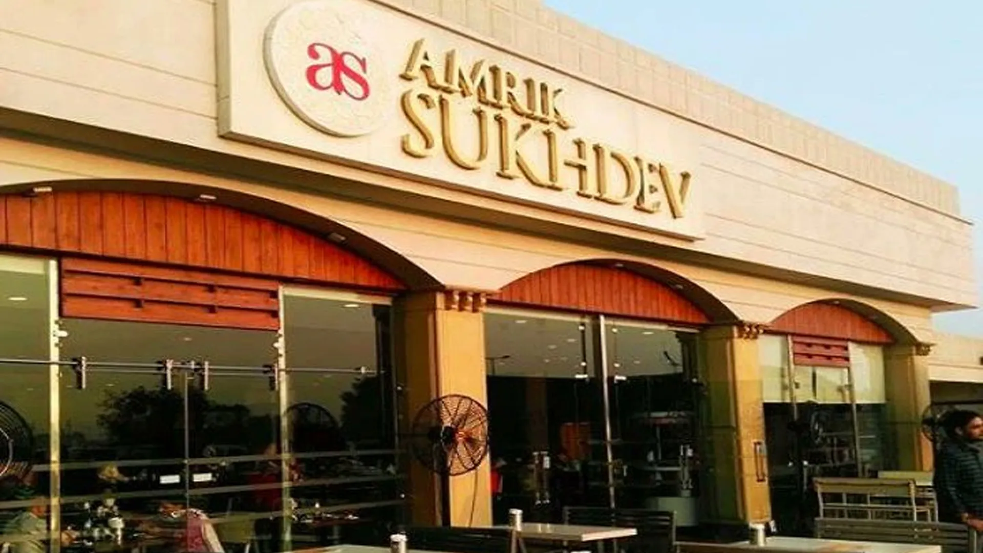 Murthal’s Amrik Sukhdev Now a ₹100 Crore Brand, Serves 10,000 Customers Daily