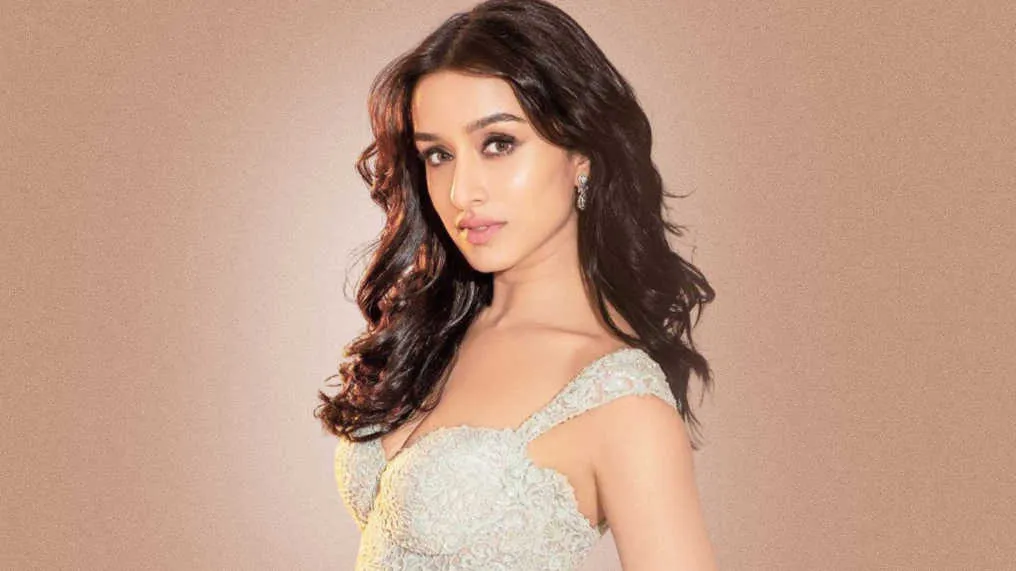 Shraddha Kapoor’s Cozy Flight with Rahul Mody Filmed Without Consent, Raveena Slams Privacy Breach