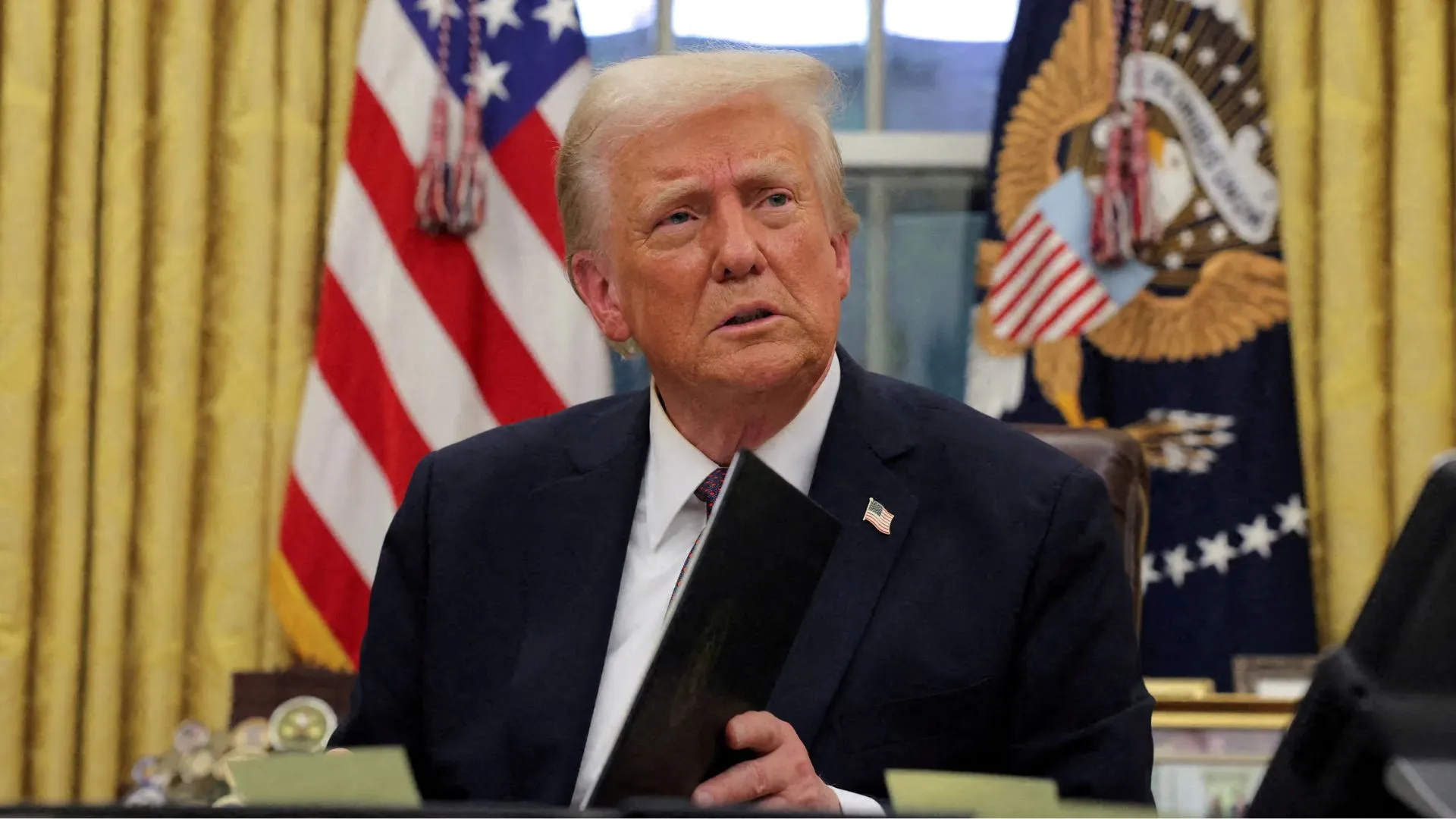 Trump Sends Warning Letters on Tariffs Ahead of Deadline