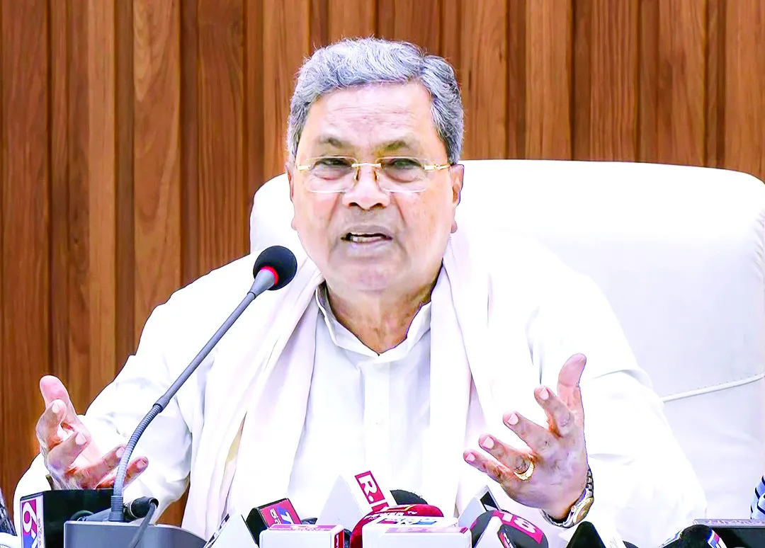 Power tussle in Karnataka Cong out in open despite clarifications